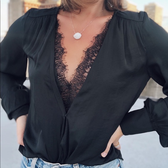 Tops - Last 1✨Alma Lace Neckline Long Sleeve Top - Black